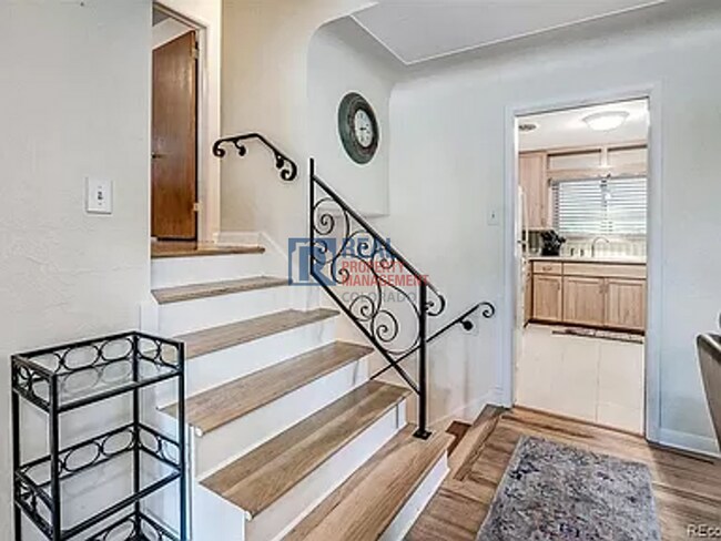 Foto del edificio - 2564 S Yates St