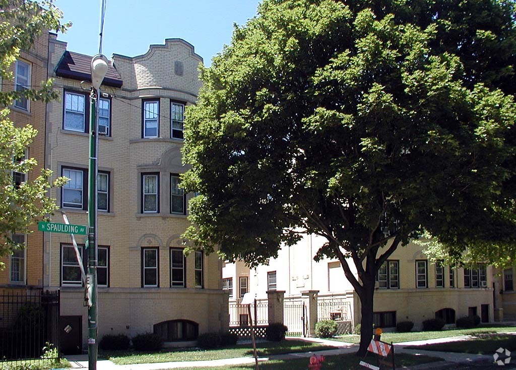 Primary Photo - Hollywood Park Apartments