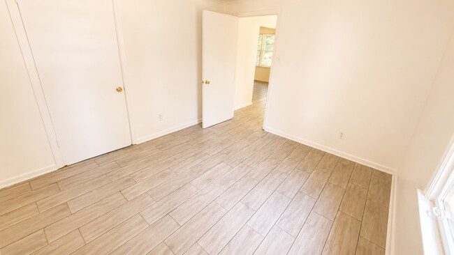 Foto del edificio - 2381 Lindbergh Rd