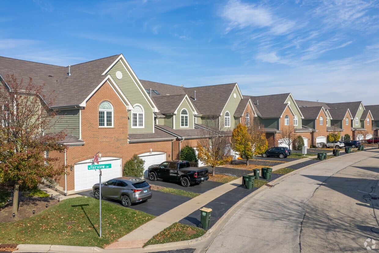 Palatine Commons Apartments in Palatine, IL
