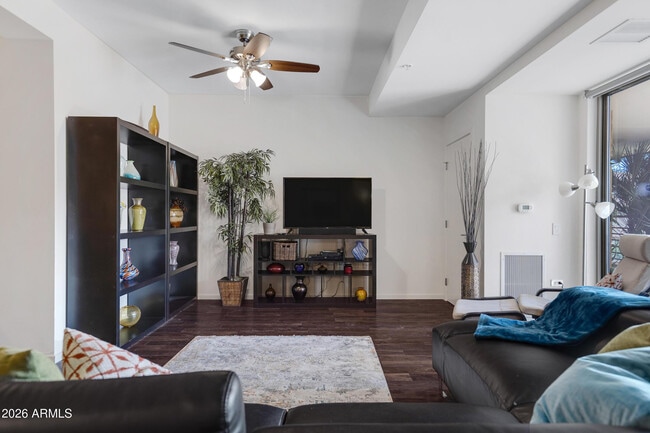 Foto del edificio - 7161 E Rancho Vista Dr