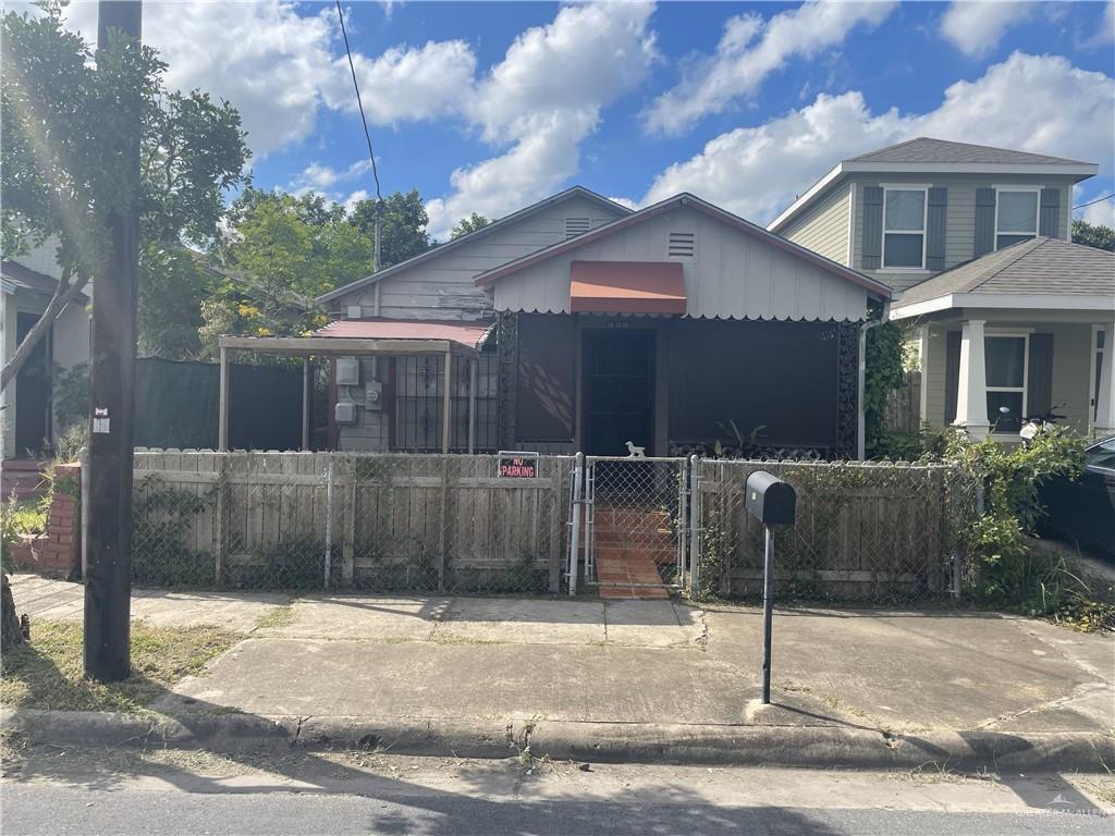 Primary Photo - 207 W Clark Ave