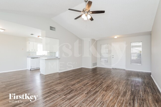 Building Photo - 1095 Sunshine Way SW