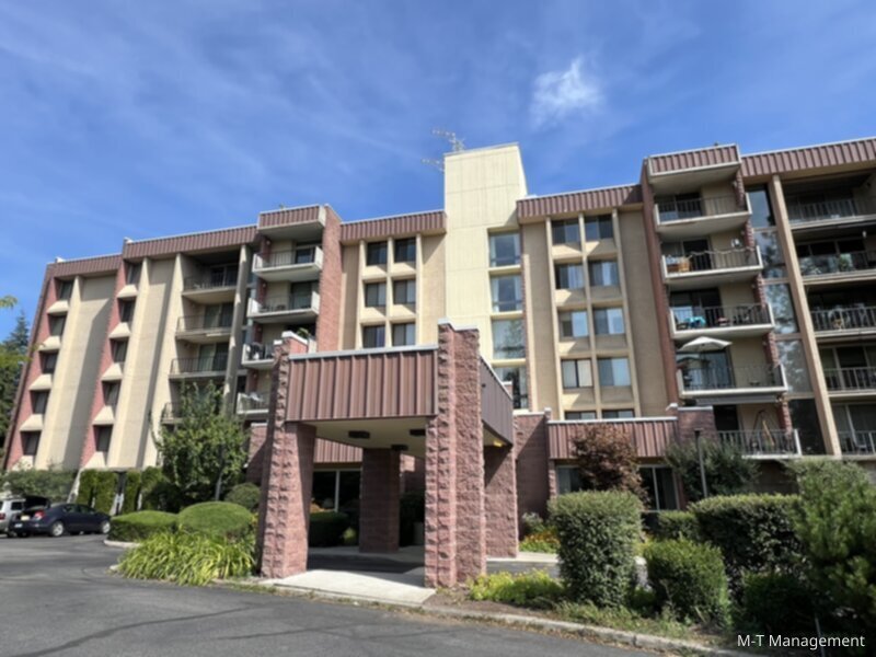 Primary Photo - 1 br/1 bath condo with w&amp;d, garage/sto...