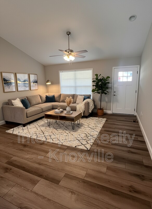 Foto del edificio - 355 W Outer Dr