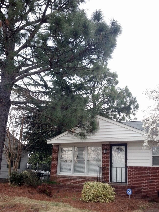 Building Photo - 24 Lynnhaven Dr