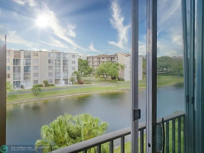 Foto del edificio - 7740 NW 50th St
