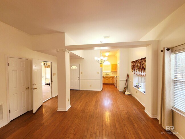 Building Photo - 123 Melanie Loop