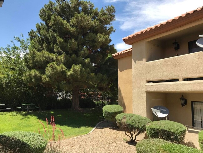 Community View - 3135 S Mojave Rd