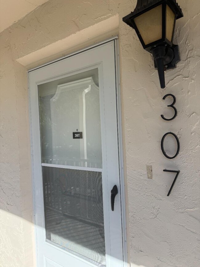 Photo - 820 Virginia St Apartment