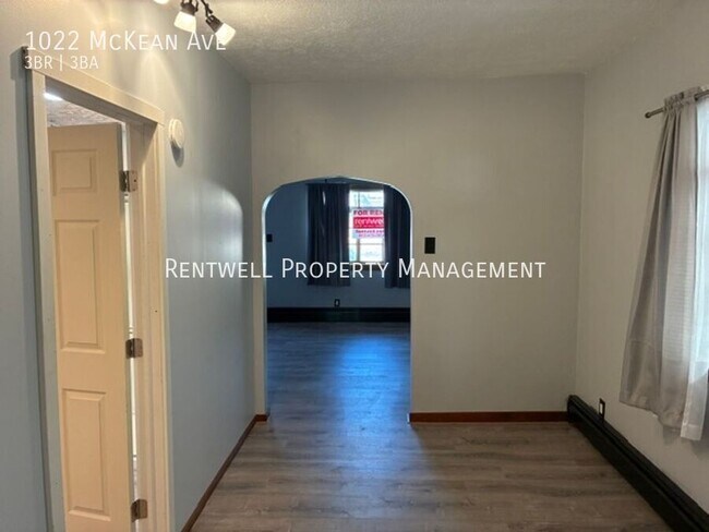 Foto del edificio - 1022 McKean Ave