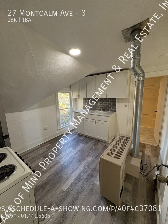 Building Photo - 27 Montcalm St