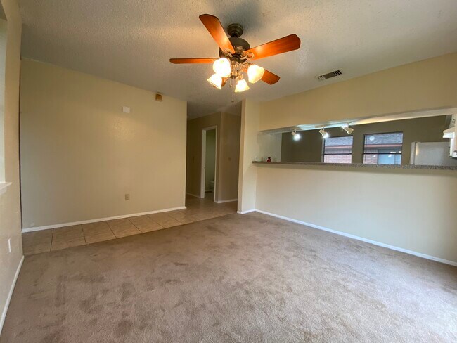 Foto del edificio - 10531 Golden Meadow Dr