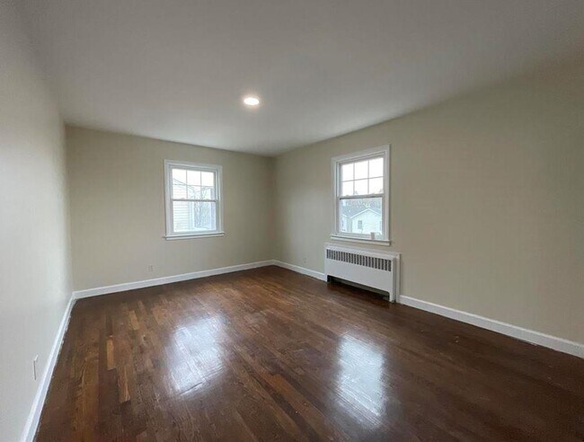 Building Photo - 75 Van Wagenen Ave