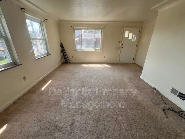 Photo - 1123 Clippert St House