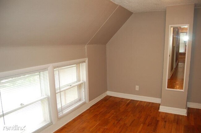 Foto del edificio - 4 br, 2 bath House - 331 S Lucas St