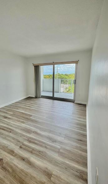 Foto del edificio - 8000 Harding Ave