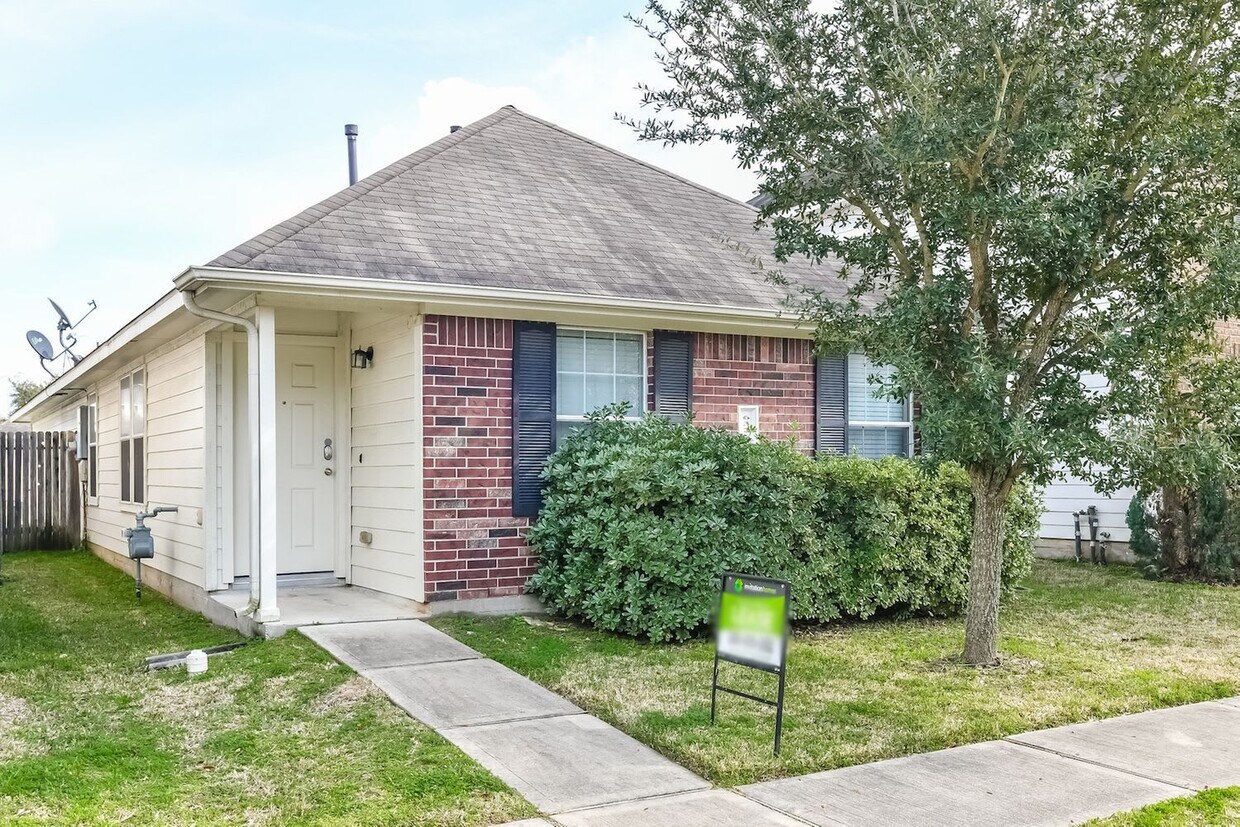 Foto principal - 6326 Austinville Dr