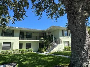 Building Photo - 801 Sabal Ridge Cir