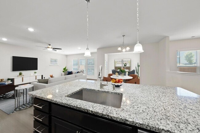 Building Photo - 674 Brk Pne Trl