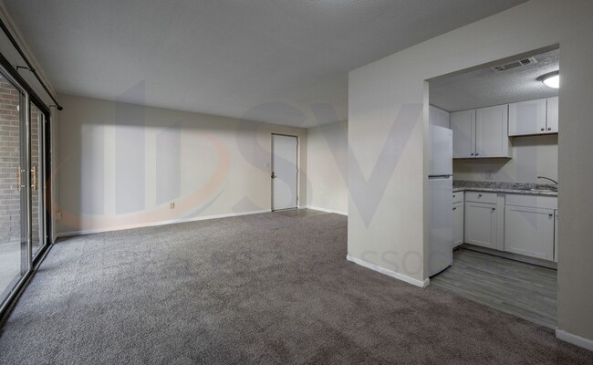 Foto del edificio - Charming 2-Bedroom Condo for Rent in Chape...