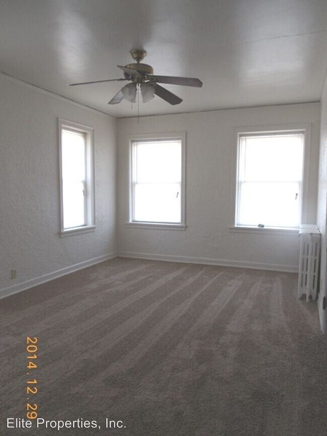 Building Photo - 7527 W National Ave