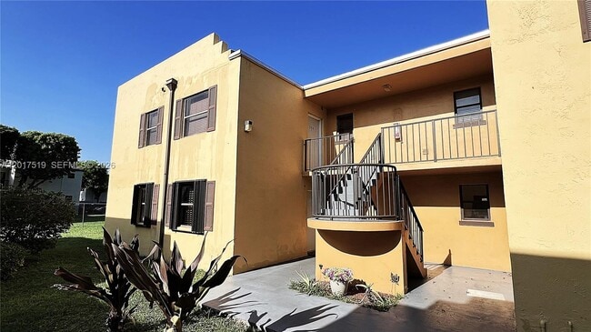 Building Photo - 680 NW 114th Ave