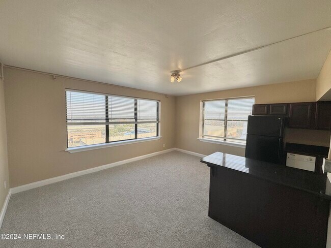 Foto del edificio - 311 W Ashley St