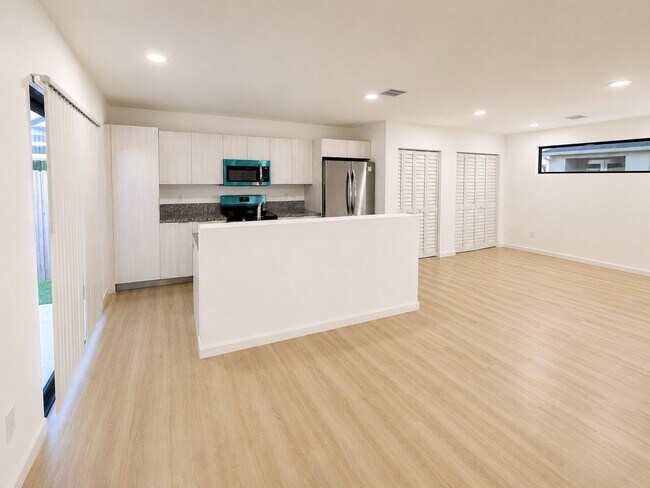 Foto del edificio - 552 NW 7th St