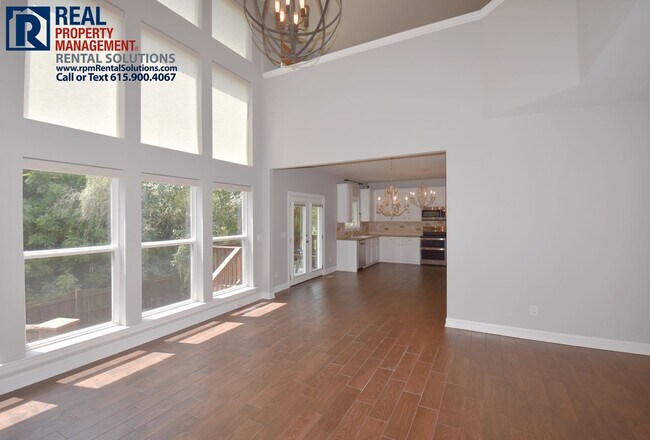 Foto del edificio - Gorgeous 4 bd home in Brentwood! Deck and ...