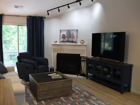 Building Photo - 9728 S Bay Pointe Dr