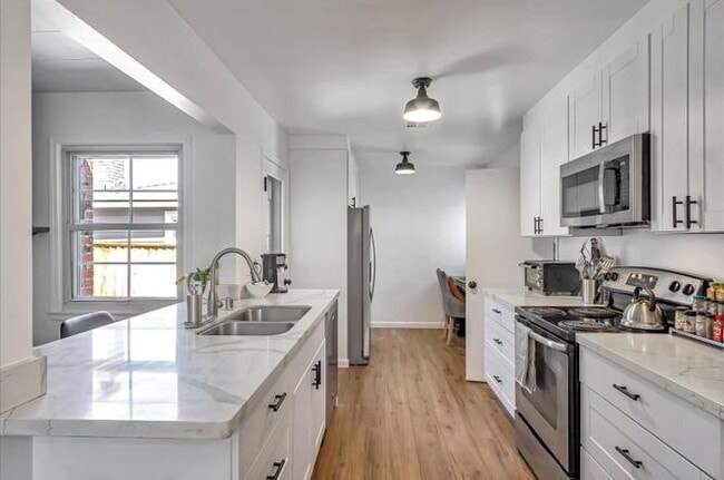 Foto del edificio - 4460 Fillmore St