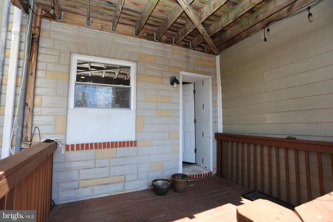 Building Photo - 524 S Bouldin St