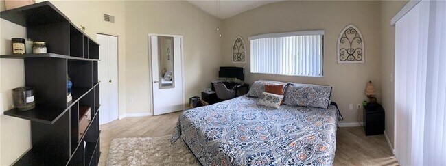 Foto del edificio - 2445 SW 18th Terrace