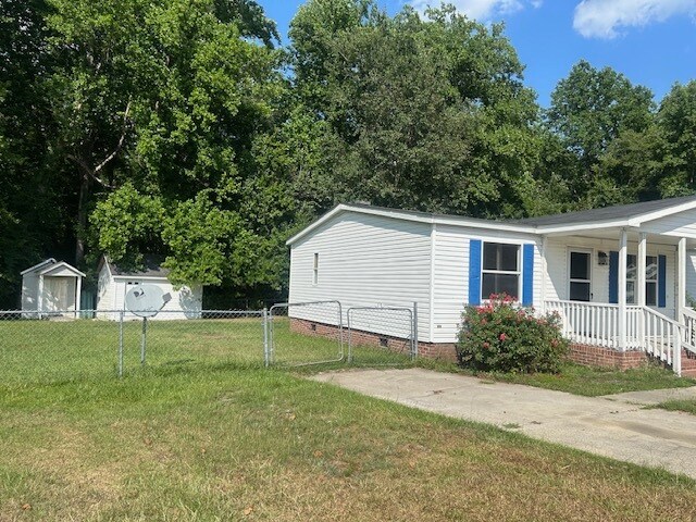 Building Photo - 221 Berkshire Dr