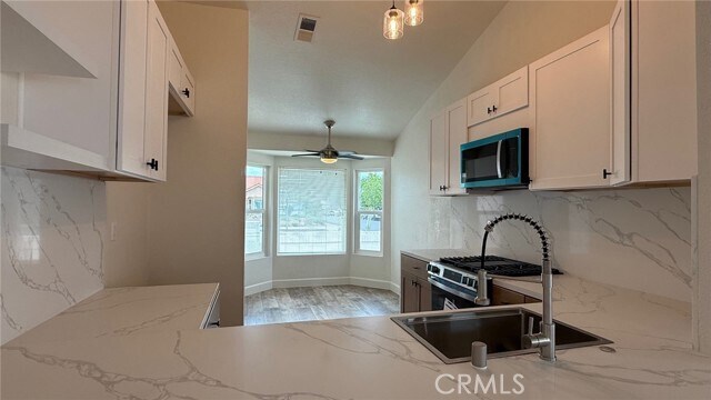 Foto del edificio - 24460 Tuscola Cir