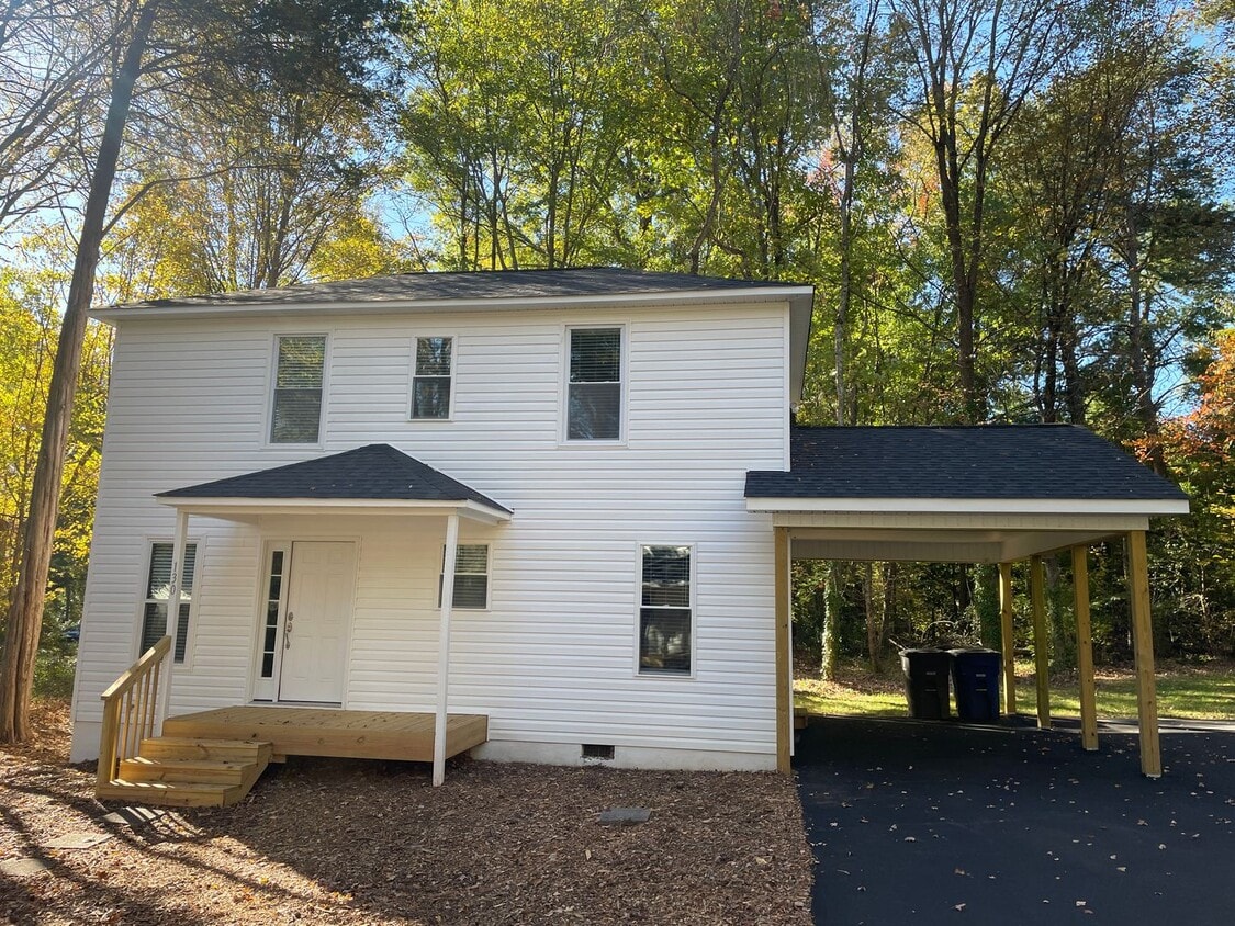 Primary Photo - 130 Turner St
