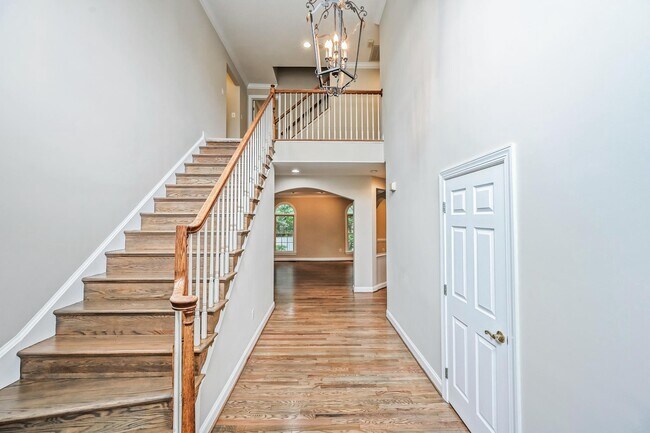 Building Photo - 7956 Robarge Ct