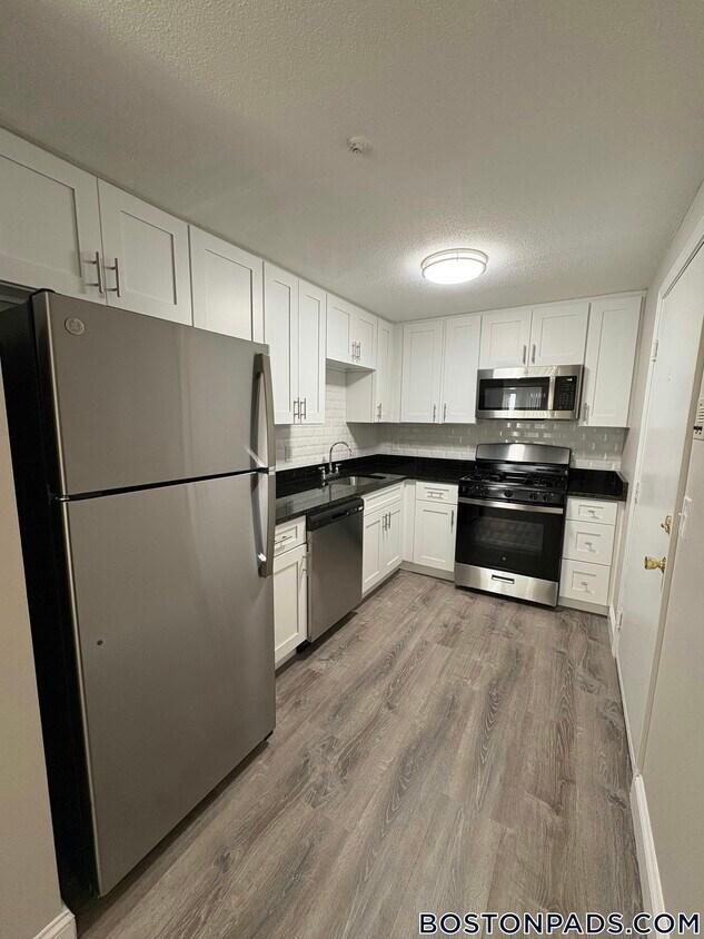 Primary Photo - 25 Kenmar Dr