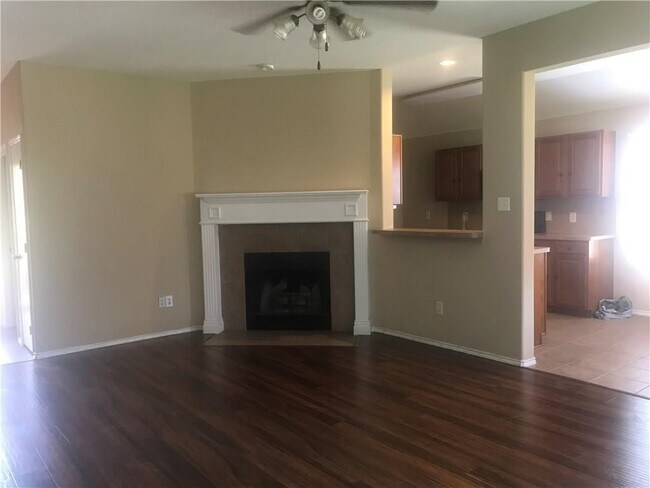 Foto del edificio - 4013 Shady Meadow Ln