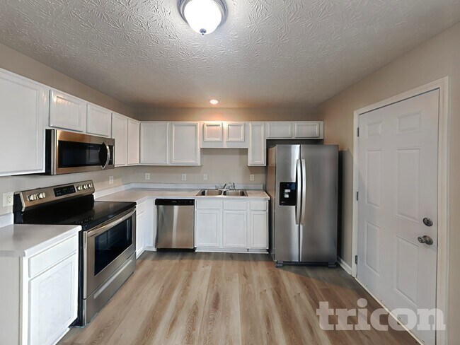 Building Photo - 98 Pin Oak Ct