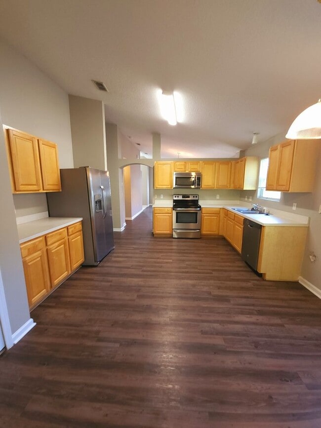 Building Photo - $1895 - 4/2/2 - Available NOW - Palm Coast