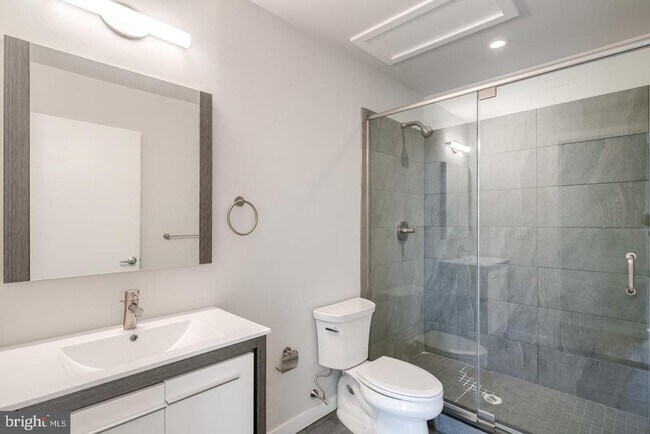 Building Photo - 412 S 13th St