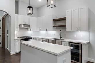 Building Photo - 113 Coronado St