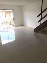 Building Photo - 1100 W 35th St