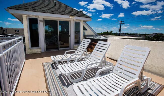 Foto del edificio - 1322 Ocean Ave N