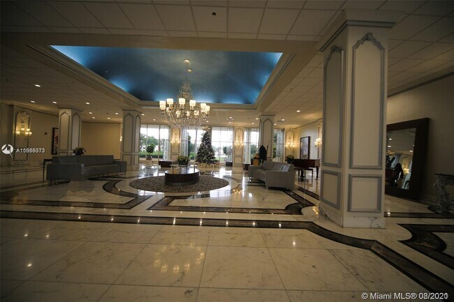 Building Photo - 5600 Collins Ave