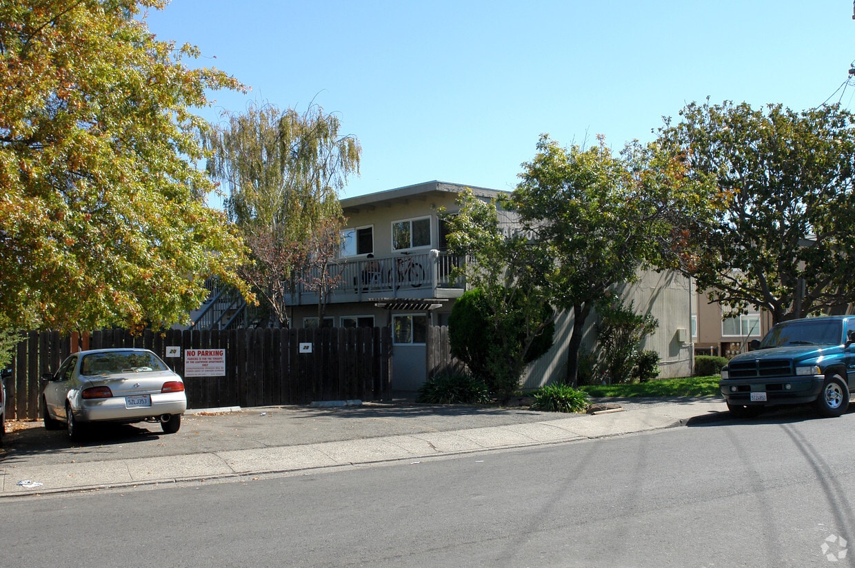 1320 Leafwood Dr, Novato, CA 94947 Apartments in Novato, CA