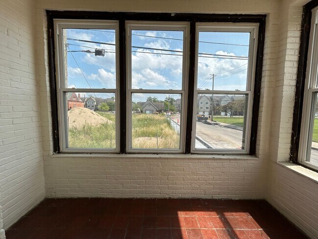 Building Photo - CASS D Apartments-5336