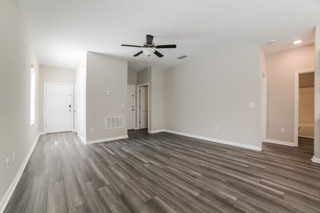 Building Photo - 2096 Harris Hawk Ave